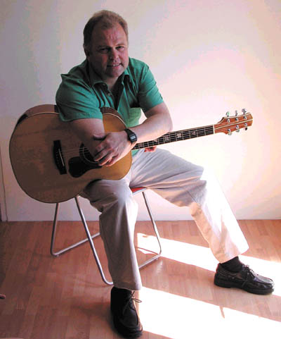 Kim Brett @ Orpington Folk Club 2001